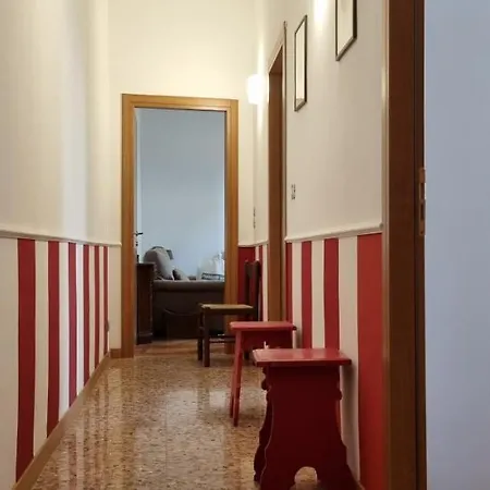 Altido Homey Flat With Balcony In Historical Centre Apartamento